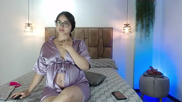 Snapshot of aleejhandraa chatting on 01/17/26, 03:55 aleejhandraa online show from 01/17/26, 03:55