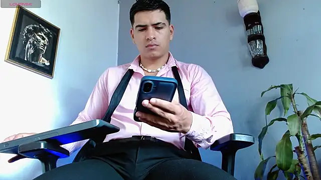 Snapshot of Adrian_Mill3r chatting on 11/02/25, 05:59 Adrian Mill3r online show from 11/02/25, 05:59