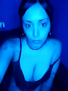 Snapshot of shishiii_11 chatting on 12/18/24, 03:58 shishiii 11 online show from 12/18/24, 03:58