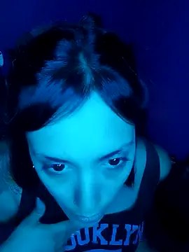 Snapshot of shishiii_11 chatting on 12/23/24, 05:17 shishiii 11 online show from 12/23/24, 05:17