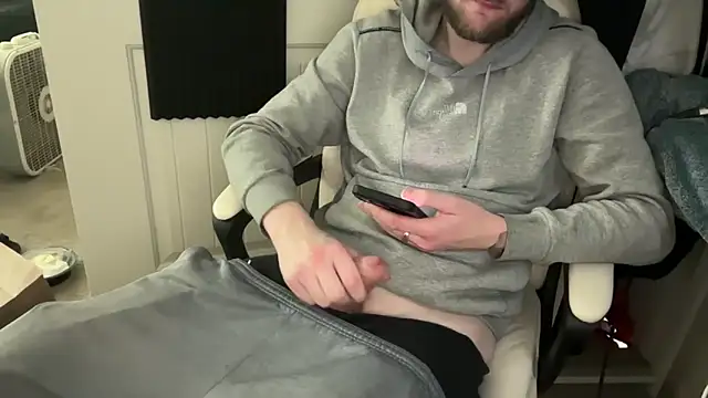 Snapshot of LoveItAllxHnH chatting on 02/07/26, 06:55 LoveItAllxHnH online show from 02/07/26, 06:55