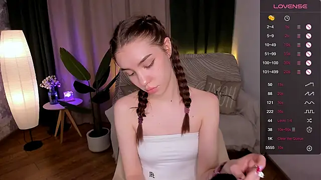 Snapshot of MilliBrown_ chatting on 02/19/25, 03:05 MilliBrown online show from 02/19/25, 03:05