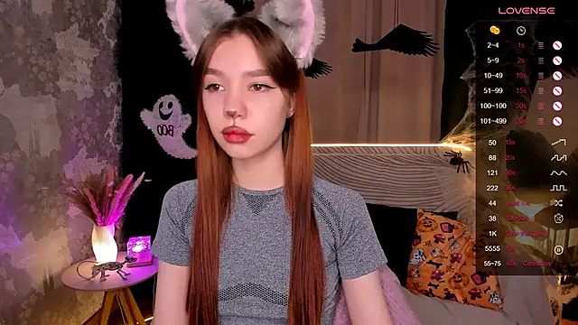 Snapshot of MilliBrown_ chatting on 10/25/25, 06:43 MilliBrown online show from 10/25/25, 06:43