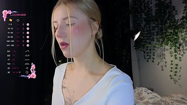 ArianaMur online show from 12/24/24, 12:22