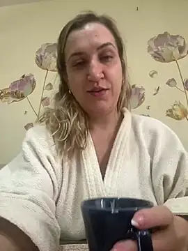 Snapshot of Bia_sexynovaes chatting on 07/07/26, 12:42 Bia sexynovaes online show from 07/07/26, 12:42