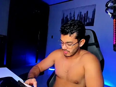 BrunoD31 online show from 12/02/24, 03:26