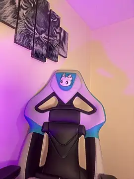 missycanoo online show from 12/04/25, 01:04