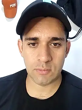 Snapshot of CRISTHIAN_GREY01 chatting on 01/14/25, 09:41 CRISTHIAN GREY01 online show from 01/14/25, 09:41