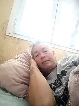 Snapshot of xxxx198756 chatting on 01/10/25, 11:00 xxxx198756 online show from 01/10/25, 11:00