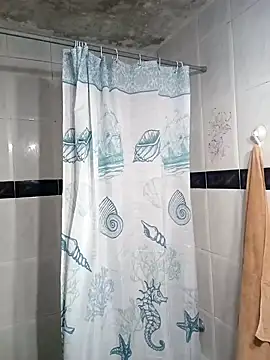 Snapshot of xxxx198756 chatting on 01/16/25, 12:09 xxxx198756 online show from 01/16/25, 12:09