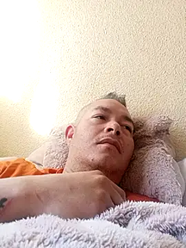 Snapshot of xxxx198756 chatting on 01/31/25, 10:20 xxxx198756 online show from 01/31/25, 10:20