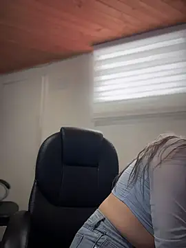 imlindapink online show from 10/23/25, 05:44