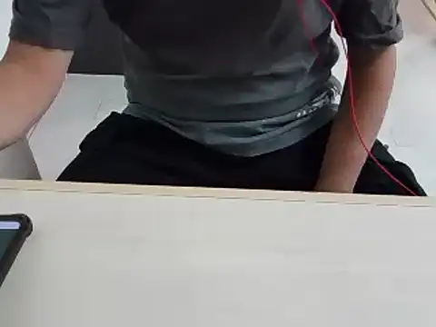 Snapshot of XiaoGuoGuo284512 chatting on 01/01/25, 08:02 XiaoGuoGuo284512 online show from 01/01/25, 08:02