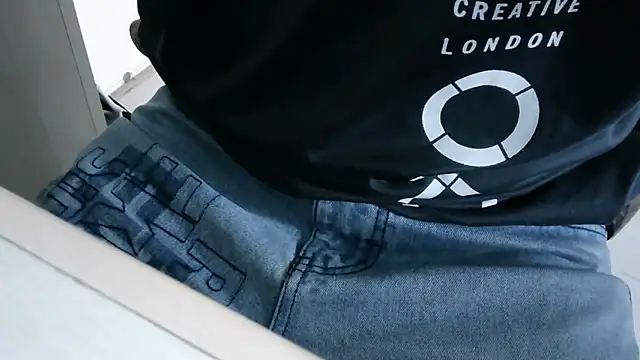 Snapshot of XiaoGuoGuo284512 chatting on 01/20/25, 04:54 XiaoGuoGuo284512 online show from 01/20/25, 04:54