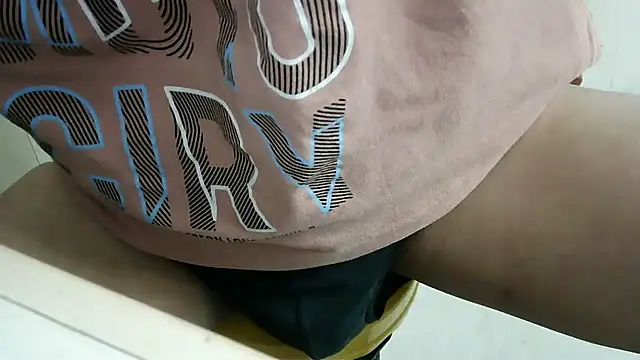 Snapshot of XiaoGuoGuo284512 chatting on 01/31/25, 02:28 XiaoGuoGuo284512 online show from 01/31/25, 02:28