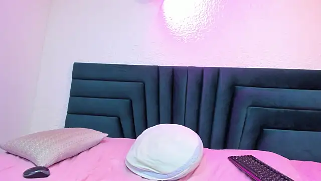 Snapshot of LisaWhite_ chatting on 01/16/25, 12:55 LisaWhite online show from 01/16/25, 12:55