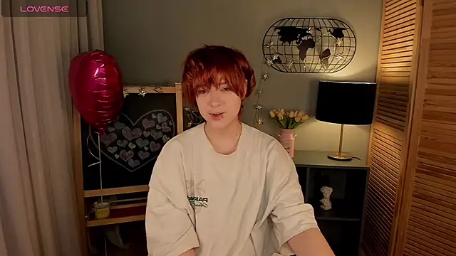 Snapshot of fiamoory chatting on 02/11/25, 01:31 fiamoory online show from 02/11/25, 01:31