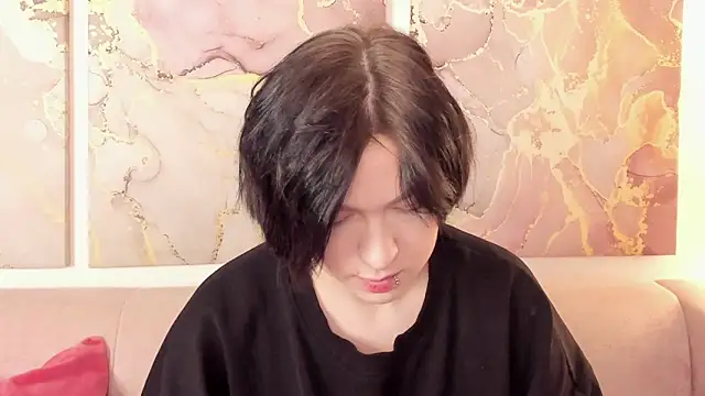 Snapshot of fiamoory chatting on 11/06/25, 01:06 fiamoory online show from 11/06/25, 01:06