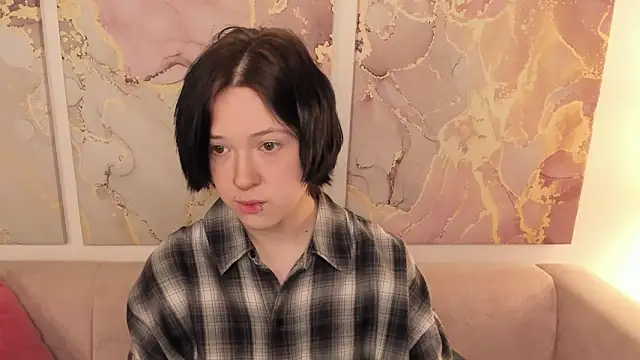 Snapshot of fiamoory chatting on 11/11/25, 12:43 fiamoory online show from 11/11/25, 12:43