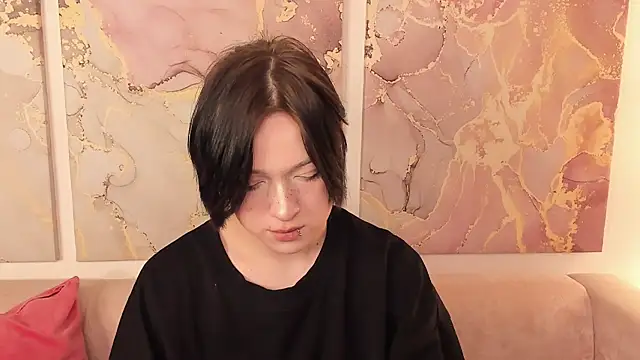 Snapshot of fiamoory chatting on 11/13/25, 12:20 fiamoory online show from 11/13/25, 12:20