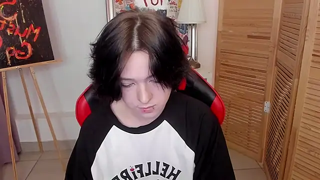 Snapshot of fiamoory chatting on 11/18/25, 08:08 fiamoory online show from 11/18/25, 08:08