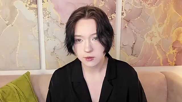 Snapshot of fiamoory chatting on 11/27/25, 12:13 fiamoory online show from 11/27/25, 12:13