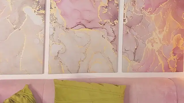 Snapshot of fiamoory chatting on 12/02/25, 01:00 fiamoory online show from 12/02/25, 01:00