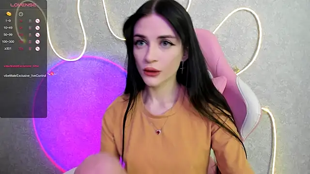 Molly Crystall online show from 05/18/26, 03:13