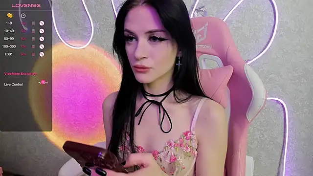 Molly Crystall online show from 07/25/26, 03:37