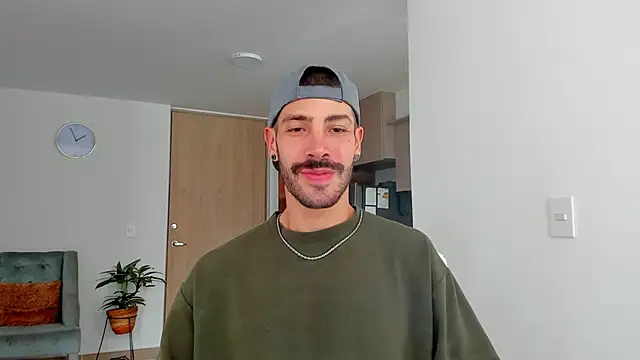 Guyinthemountain online show from 12/24/24, 03:05