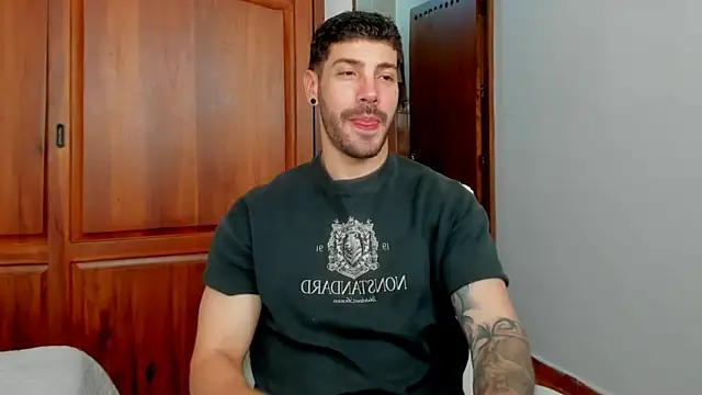 Guyinthemountain online show from 06/25/26, 04:33