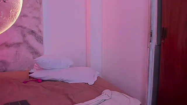 JulietaKane online show from 02/15/26, 07:51