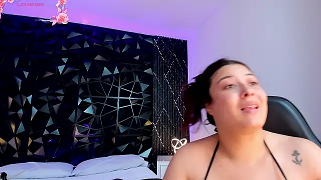 JulietaKane online show from 03/30/26, 08:43