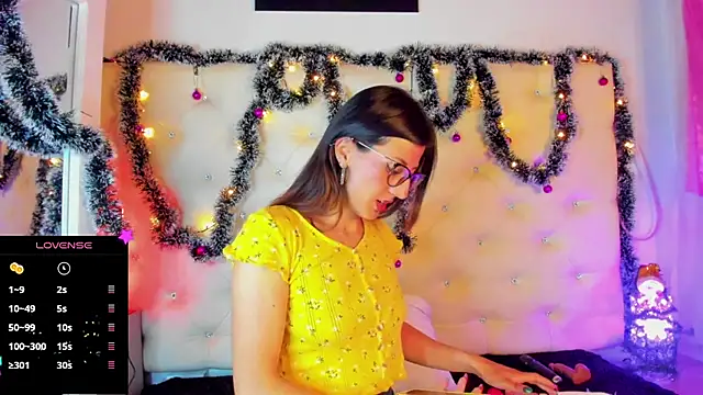 Snapshot of _jade_white_ chatting on 12/23/24, 12:30 jade white online show from 12/23/24, 12:30