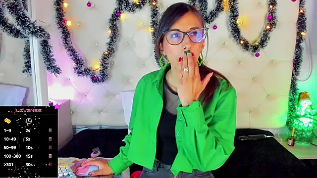 Snapshot of _jade_white_ chatting on 12/26/24, 12:49 jade white online show from 12/26/24, 12:49