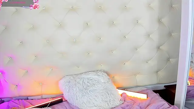 Snapshot of _jade_white_ chatting on 02/07/25, 03:30 jade white online show from 02/07/25, 03:30