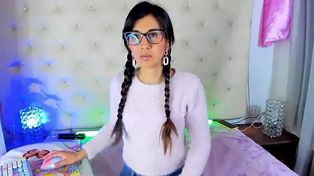 Snapshot of _jade_white_ chatting on 02/19/25, 12:44 jade white online show from 02/19/25, 12:44