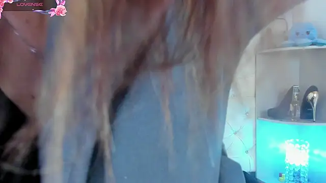 Snapshot of _jade_white_ chatting on 03/13/25, 12:35 jade white online show from 03/13/25, 12:35