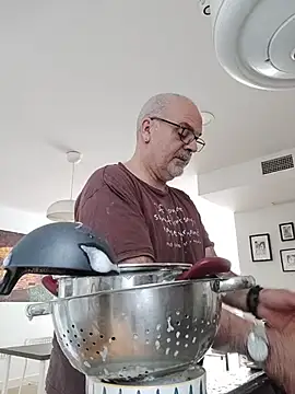 Snapshot of Satiro_Sevilla chatting on 11/10/25, 11:31 Satiro Sevilla online show from 11/10/25, 11:31