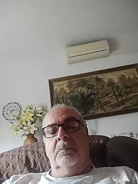 Snapshot of Satiro_Sevilla chatting on 11/24/25, 12:32 Satiro Sevilla online show from 11/24/25, 12:32