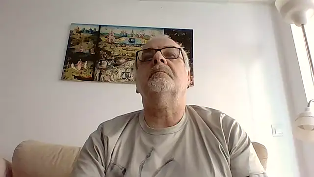 Snapshot of Satiro_Sevilla chatting on 12/14/25, 12:10 Satiro Sevilla online show from 12/14/25, 12:10