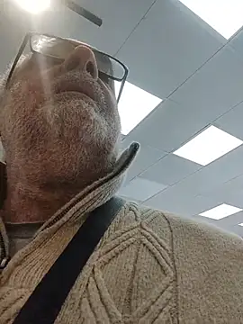 Snapshot of Satiro_Sevilla chatting on 12/20/25, 12:12 Satiro Sevilla online show from 12/20/25, 12:12