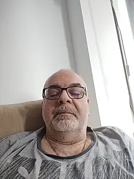 Satiro Sevilla online show from 02/19/26, 05:31