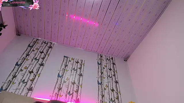 Strella ferrera online show from 09/30/25, 02:33