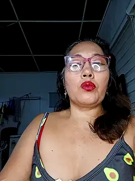 Snapshot of anniecoopeer chatting on 02/11/25, 11:54 anniecoopeer online show from 02/11/25, 11:54