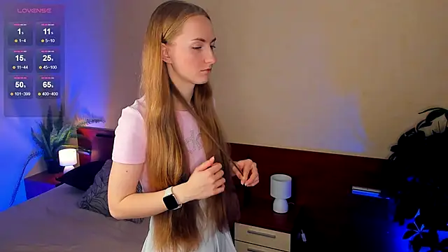 Snapshot of EsmaCarll chatting on 12/06/24, 09:02 EsmaCarll online show from 12/06/24, 09:02