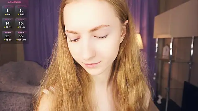 Snapshot of EsmaCarll chatting on 01/09/25, 08:22 EsmaCarll online show from 01/09/25, 08:22