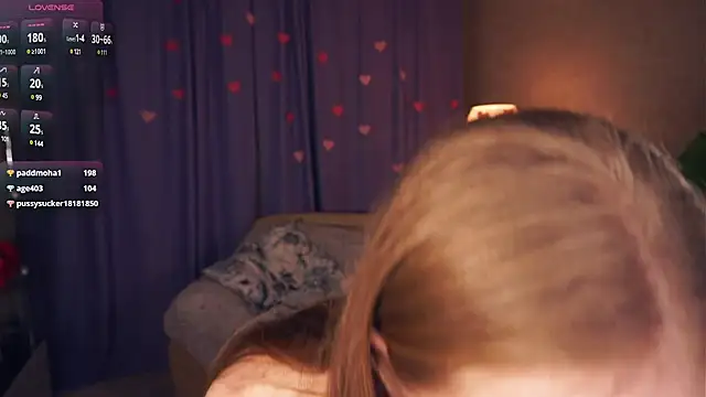 Snapshot of EsmaCarll chatting on 02/21/25, 11:43 EsmaCarll online show from 02/21/25, 11:43