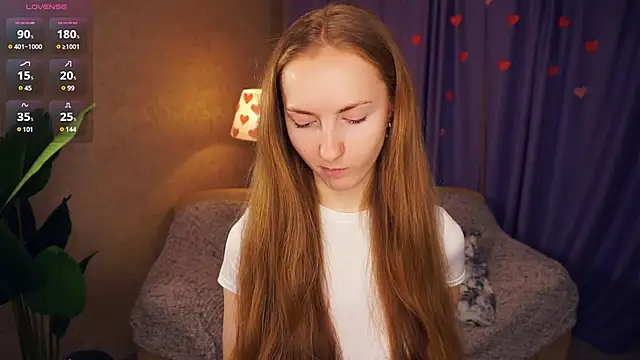 Snapshot of EsmaCarll chatting on 02/28/25, 08:28 EsmaCarll online show from 02/28/25, 08:28