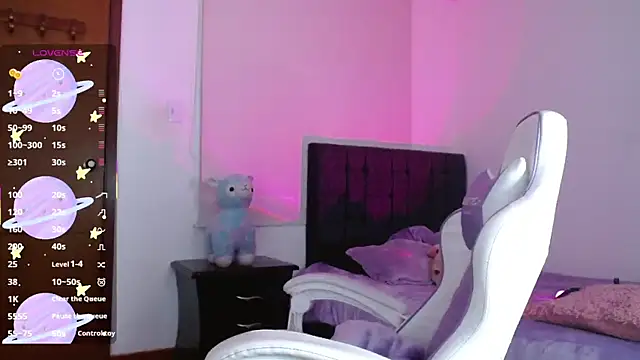 evie cloud online show from 11/11/25, 11:16